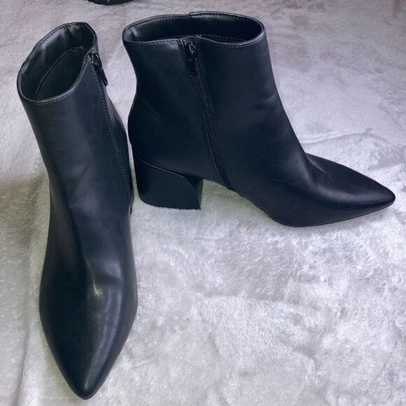 STEVE MADDEN 10M Marggot Unisex Chunky Faux Leather Block Heel Ankle Bootie Boot - Picture 1 of 12